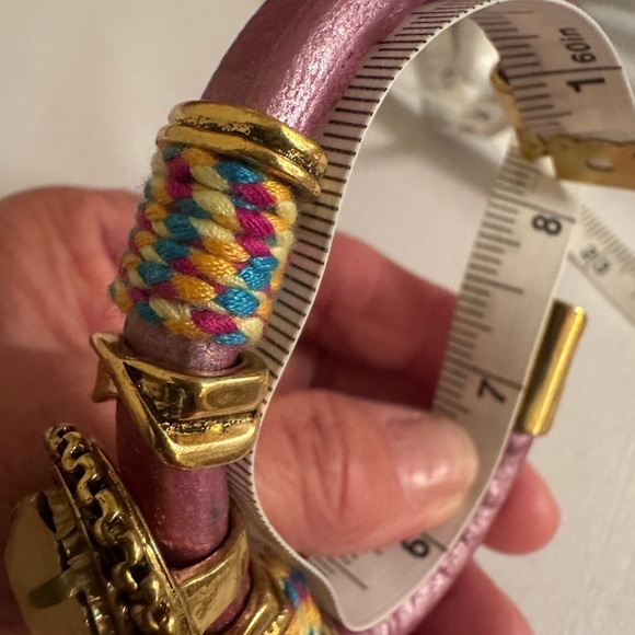 LAURA JANELLE Signed Gold Tone Bracelet with Gemstone Focal Point Magnetic Clasp - Picture 8 of 9